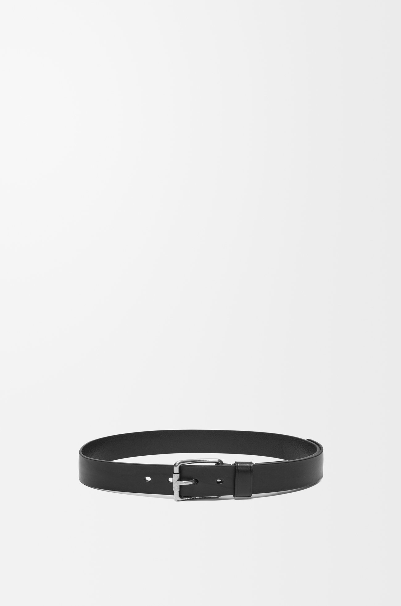 LOEWE Roller Curve belt in vegetable-tanned calfskin Black/Vintage Palladium