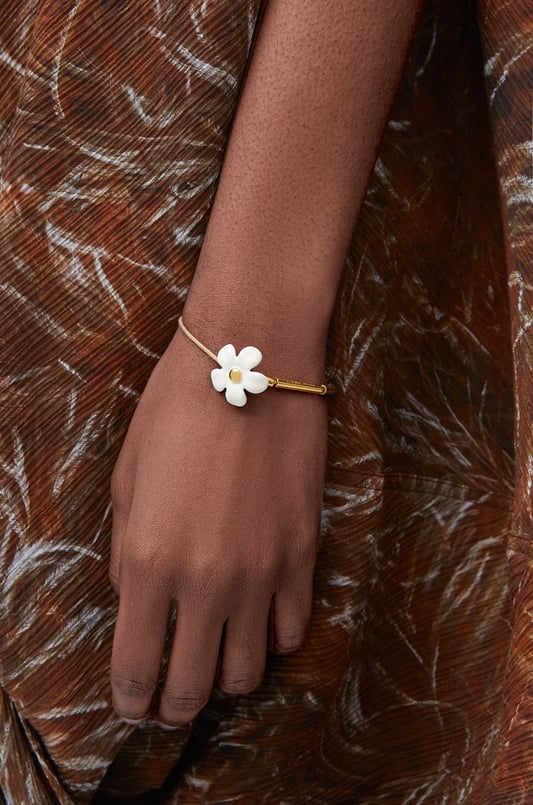 LOEWE Flor bracelet in sterling silver and enamel Gold/White