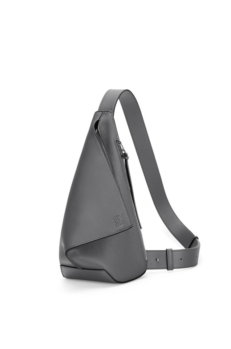 LOEWE Anton sling in soft grained calfskin Anthracite pdp_rd