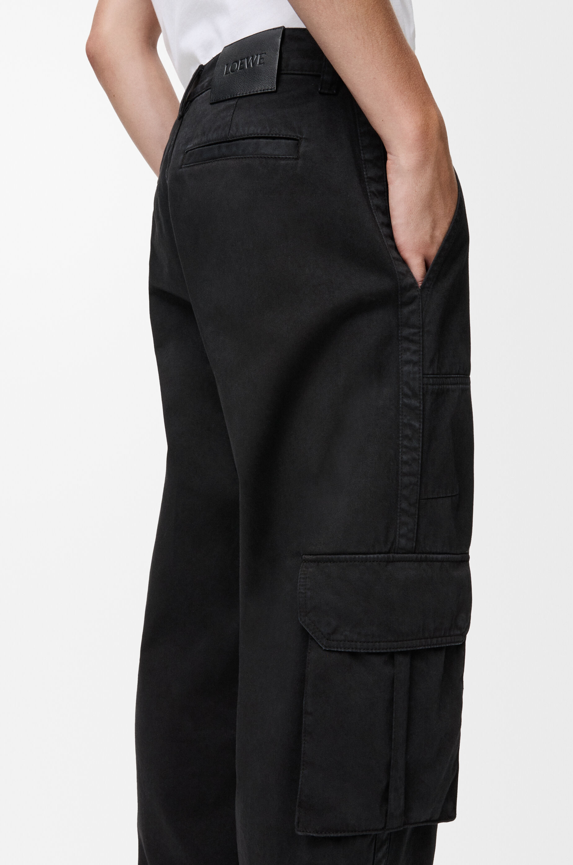 極美品▼LOEWE ロエベ 22AW H526Y04WB5 アナグラムレザーパッチ付き カーゴトラウザー チノパンツ ベージュ 48 イタリア製 正規品 メンズ カーゴ トラウザーズ（コットン） ブラック - LOEWE