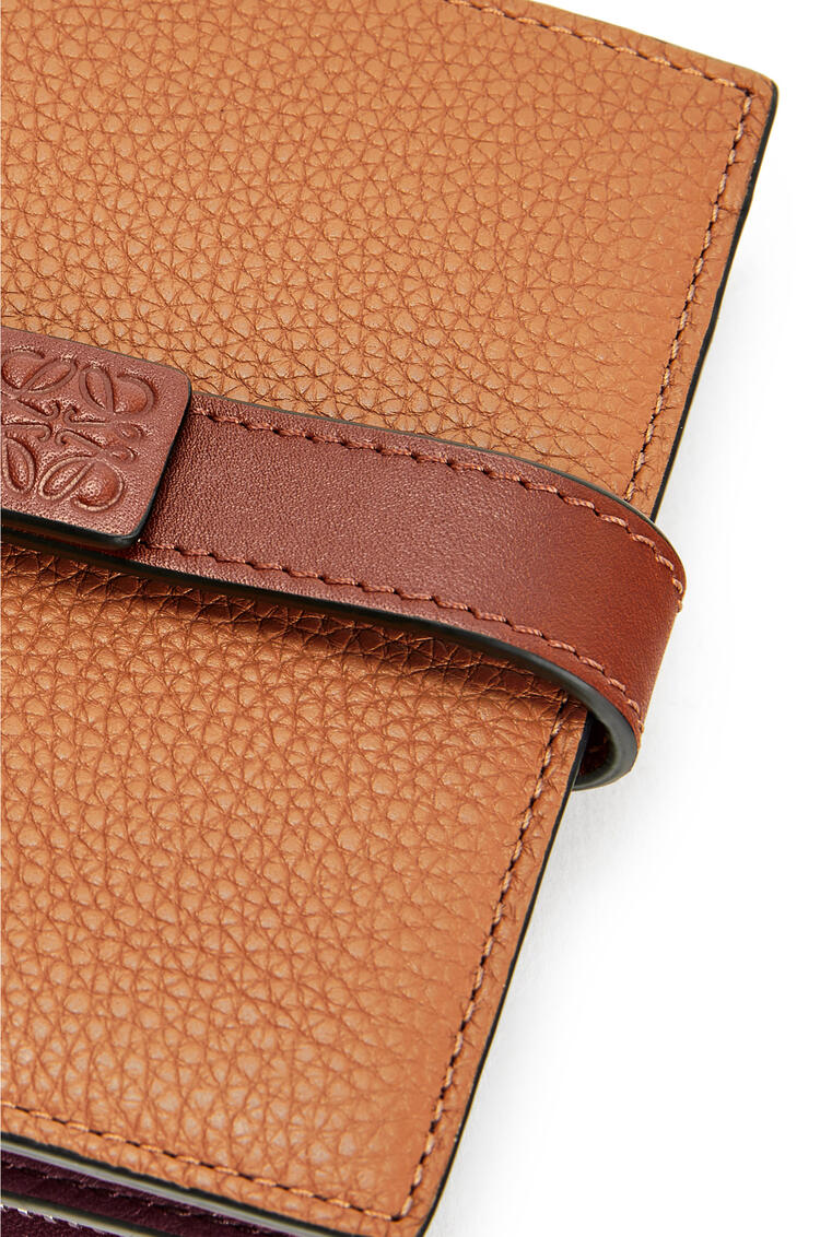 LOEWE Compact zip wallet in soft grained calfskin Light Caramel/Pecan pdp_rd