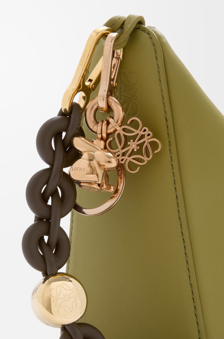 LOEWE Bandoulière chaîne Donut en cuir de veau Kaki Foncé