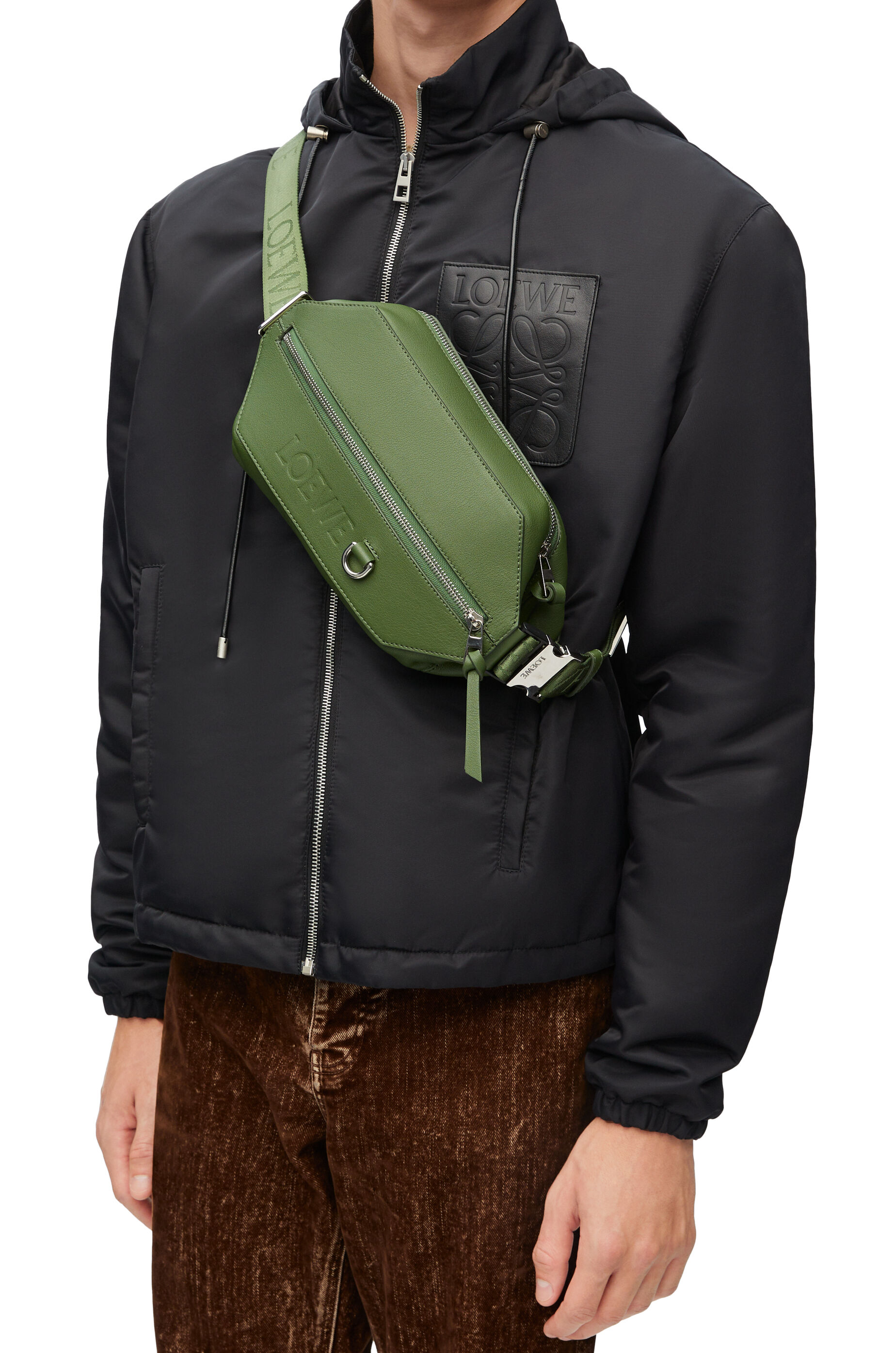Convertible sling in classic calfskin Hunter Green LOEWE