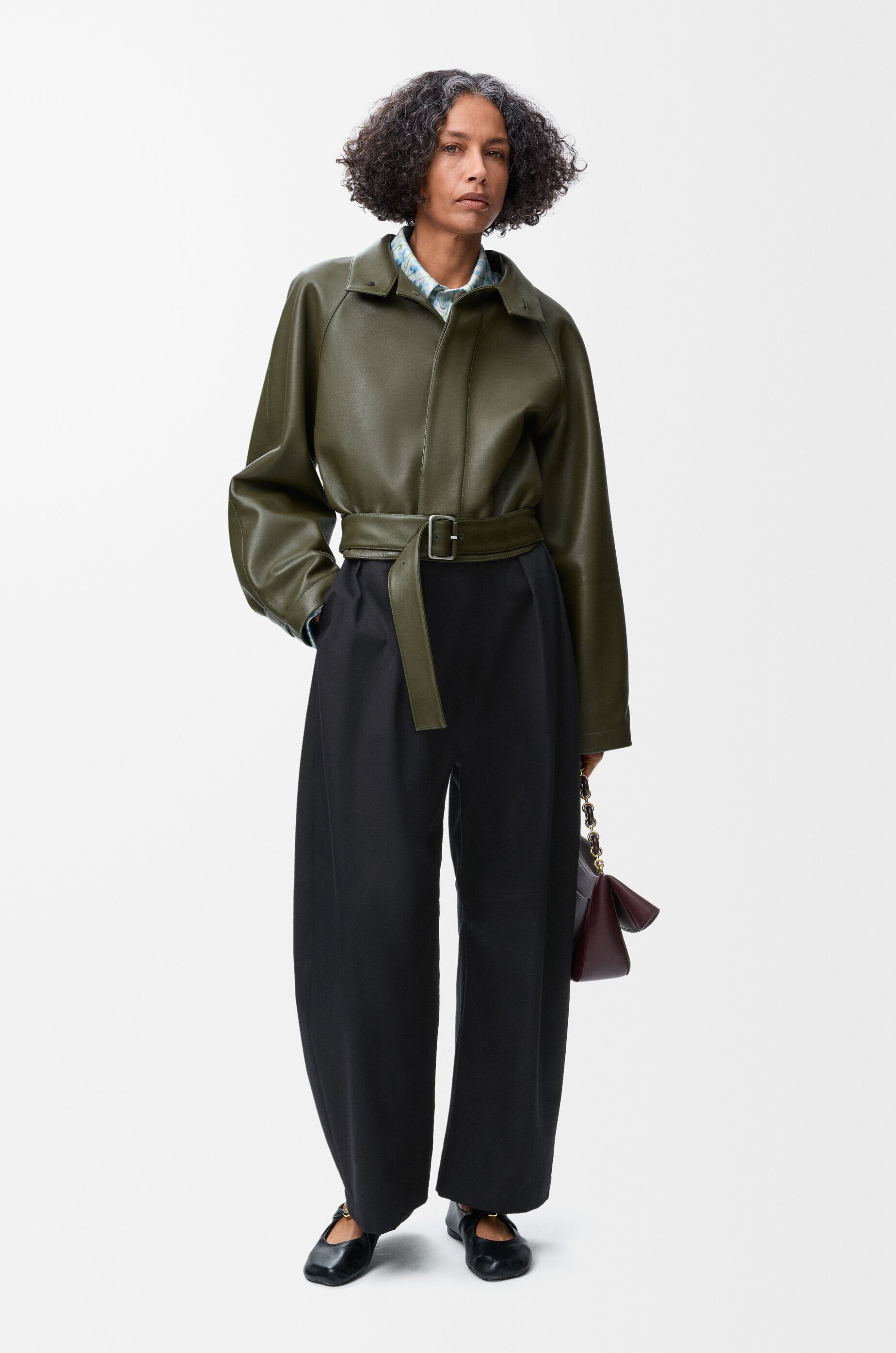 WEB限定カラー バレル トラウザーズ（コットン&シルク） ブラック - LOEWE パンツ