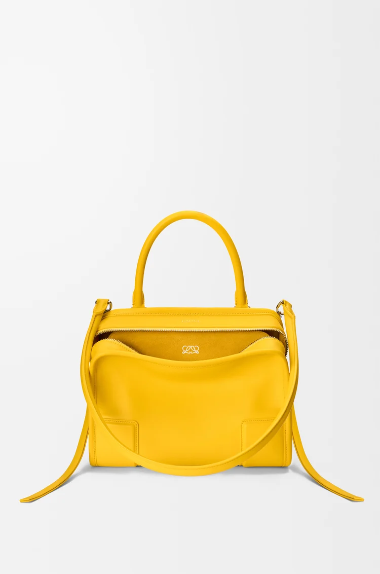 LOEWE Bolso Amazona 180 pequeño en piel de ternera suave Amarillo Margarita