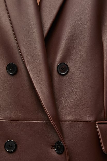 LOEWE Abrigo de doble botonadura en piel napa de cordero Chocolate Oscuro plp_rd