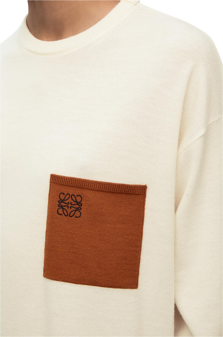 LOEWE Jersey en lana con Anagrama y bolsillo Ecru/Marron pdp_rd