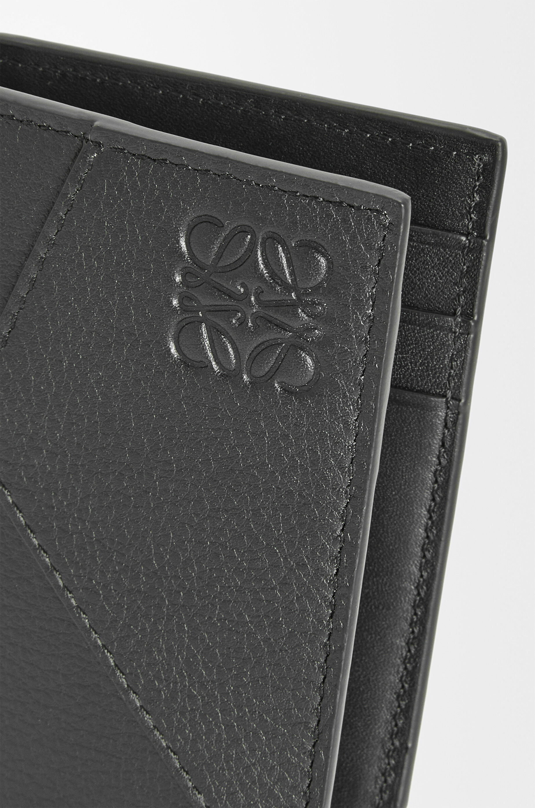 Puzzle bifold cardholder in classic calfskin Black - LOEWE USA