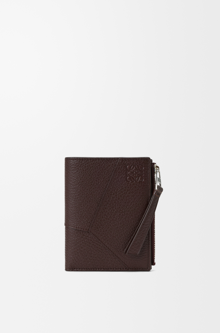 LOEWE 柔軟粒面小牛皮 Puzzle 窄版短夾 巧克力色