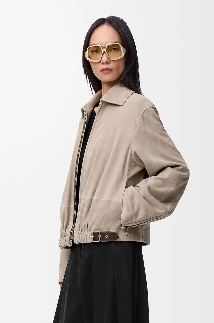 LOEWE Veste ceinturée en chèvre velours Beige Foncé