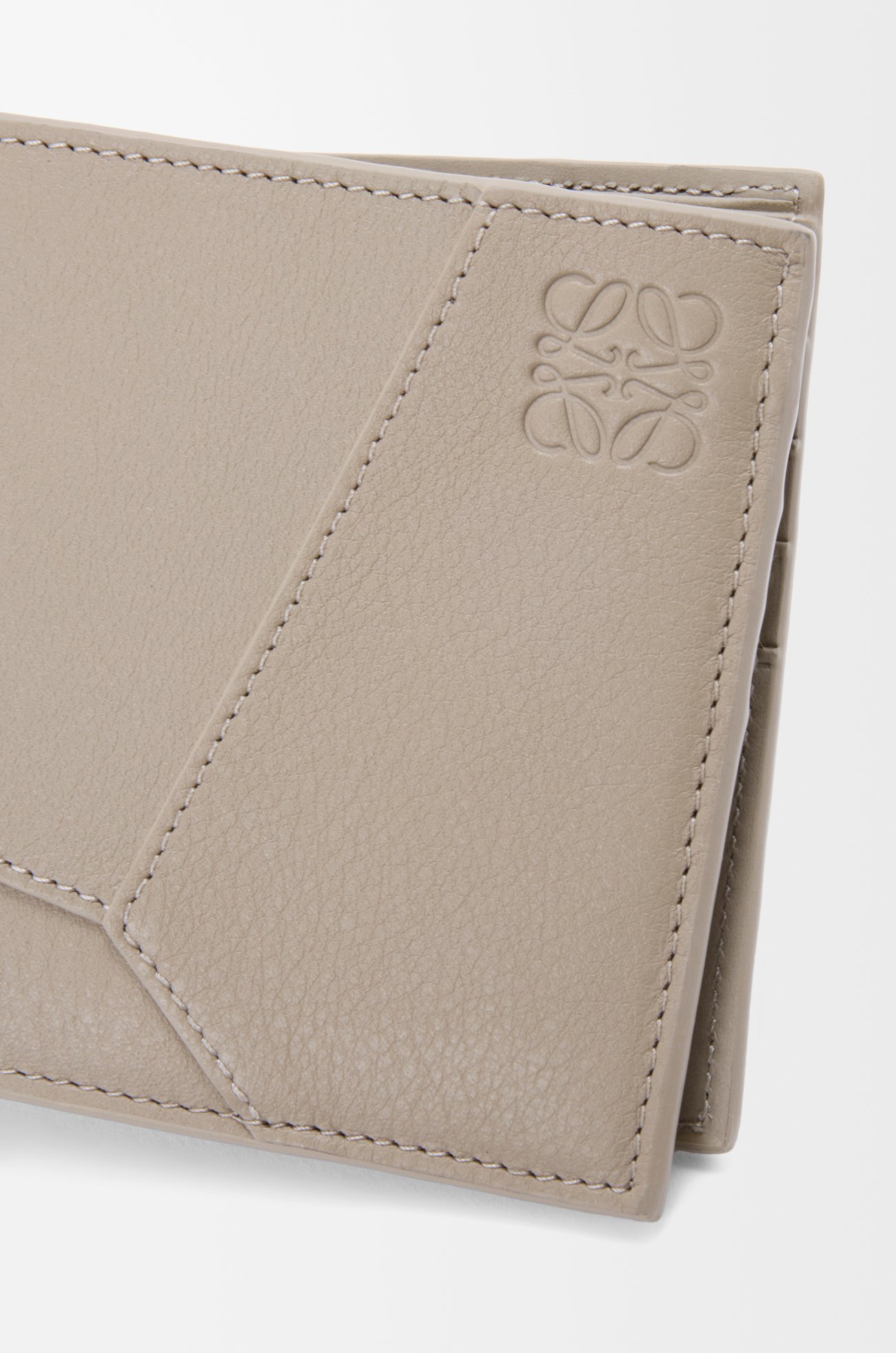 LOEWE 经典牛皮革 Puzzle 双折钱包 麻灰色