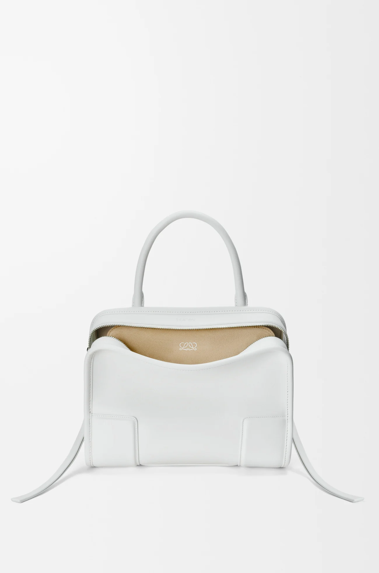 LOEWE Bolso Amazona 180 pequeño en piel de ternera suave Blanco