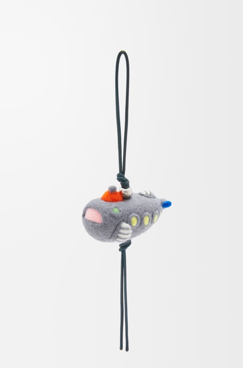 LOEWE サブマリン チャーム（フェルト&カーフ）  ダークグレー plp_rd
