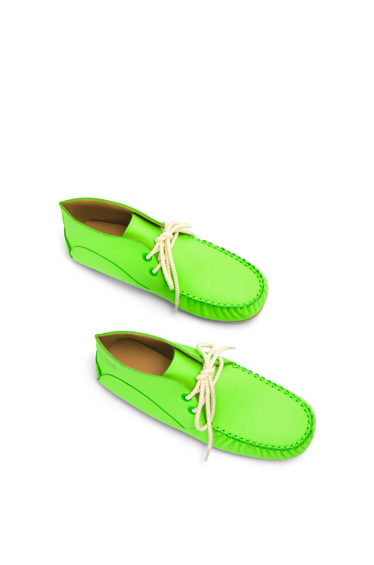 LOEWE Zapato en piel de ternera con cordones Verde Neon pdp_rd