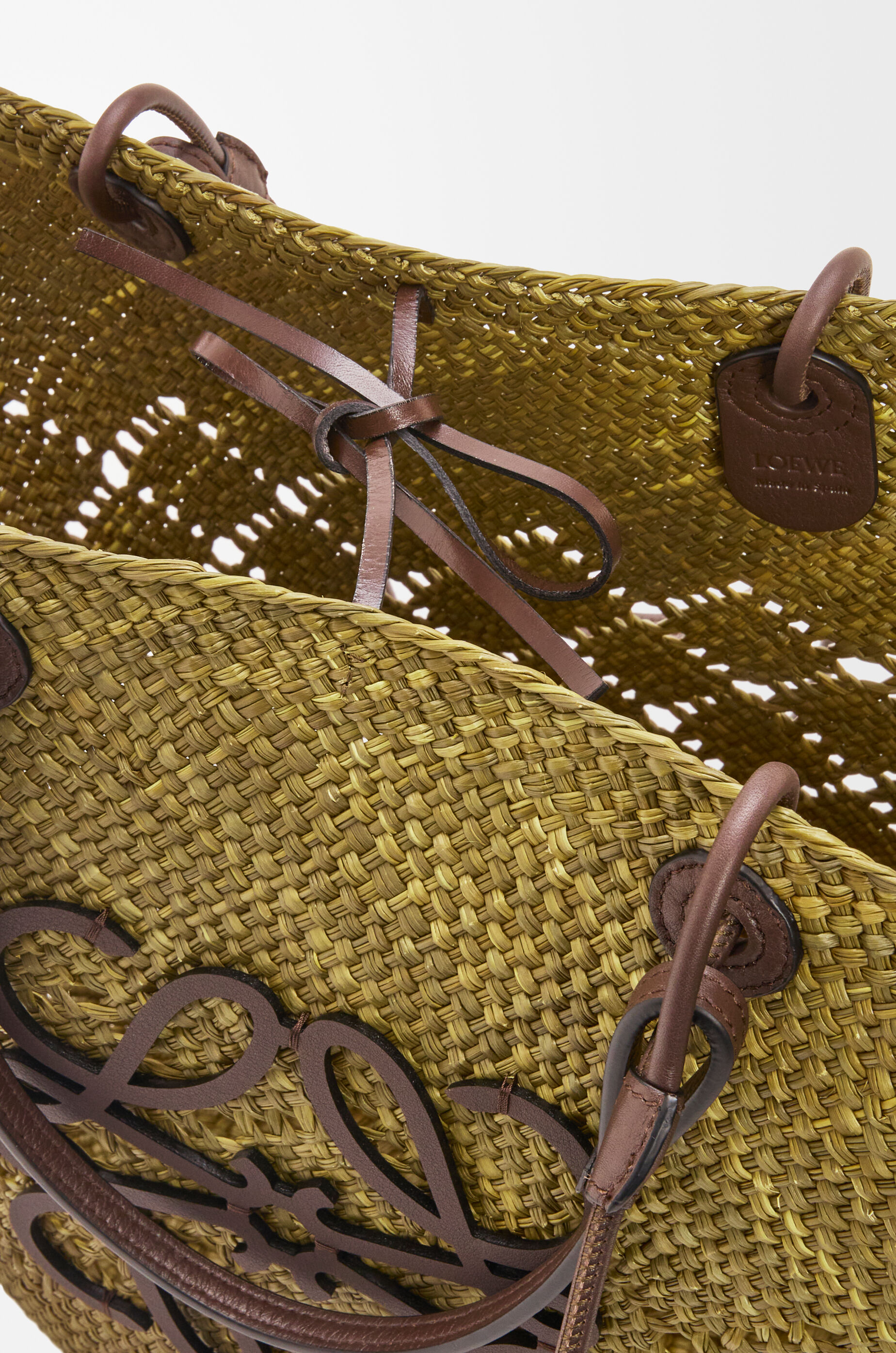 LOE SMALL ANAGRAM BASKET 28 BAG IN LIGHT BLUE IRACA PALM AND CALFSKIN