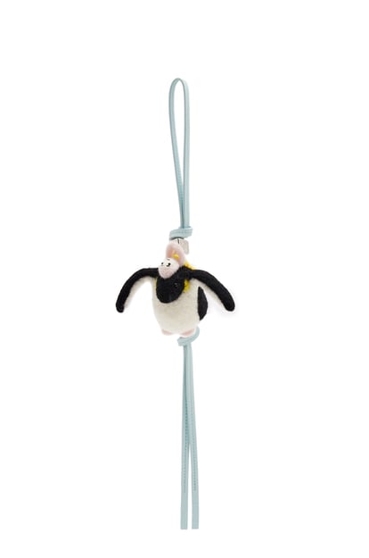 LOEWE Charm Penguin with Kid en fieltro y piel de ternera Negro/Blanco