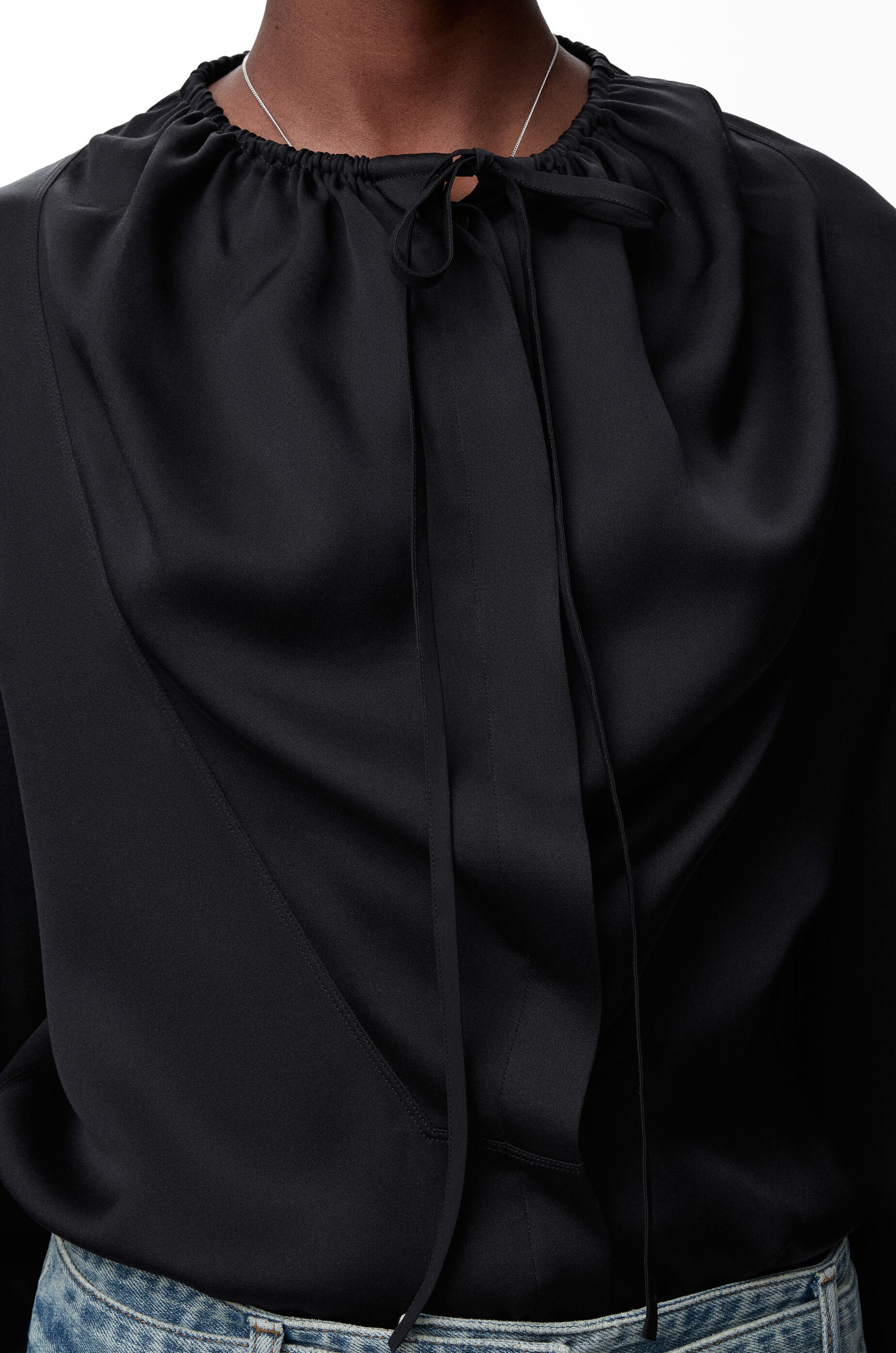 【LOEWE ロエベ 】最終お値下げ　上質感たっぷり♡サテンシルクブラウス LOEWE ロエベ 】最終お値下げ 上質感たっぷり♡サテンシルクブラウス