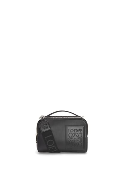 LOEWE Mini Camera Crossbody bag in satin calfskin 黑色
