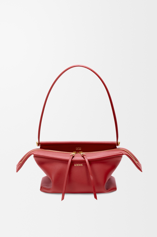 LOEWE Bolso Whisker pequeño en piel de ternera satinada Rojo Carmín