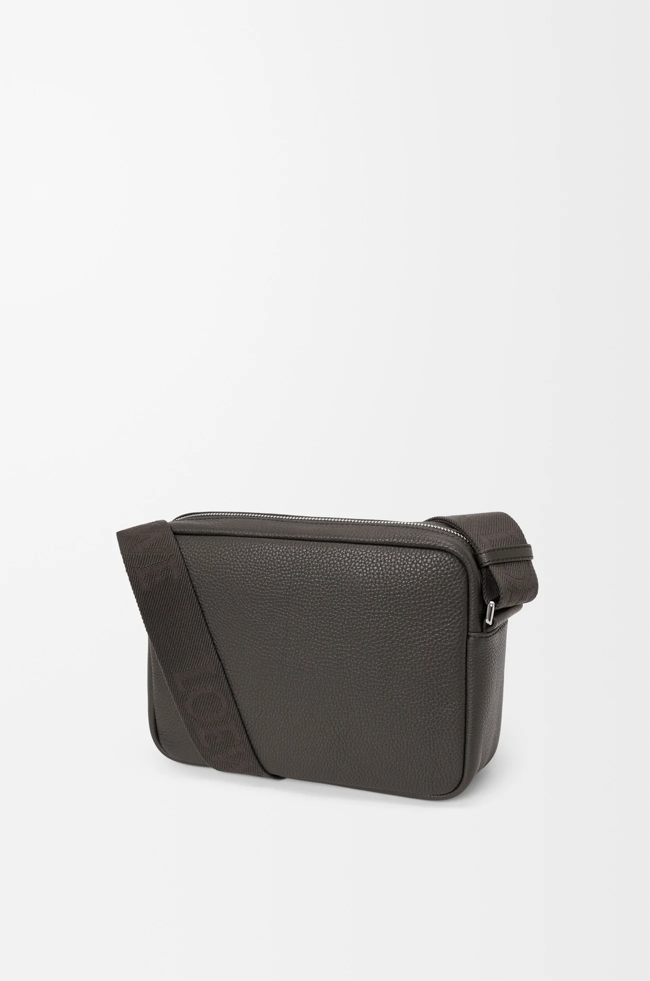 LOEWE Medium Pebble messenger bag in supple grained calfskin Dark Grey