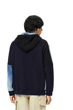 LOEWE Sudadera con capucha en técnica patchwork de algodón Negro/Marino Oscuro