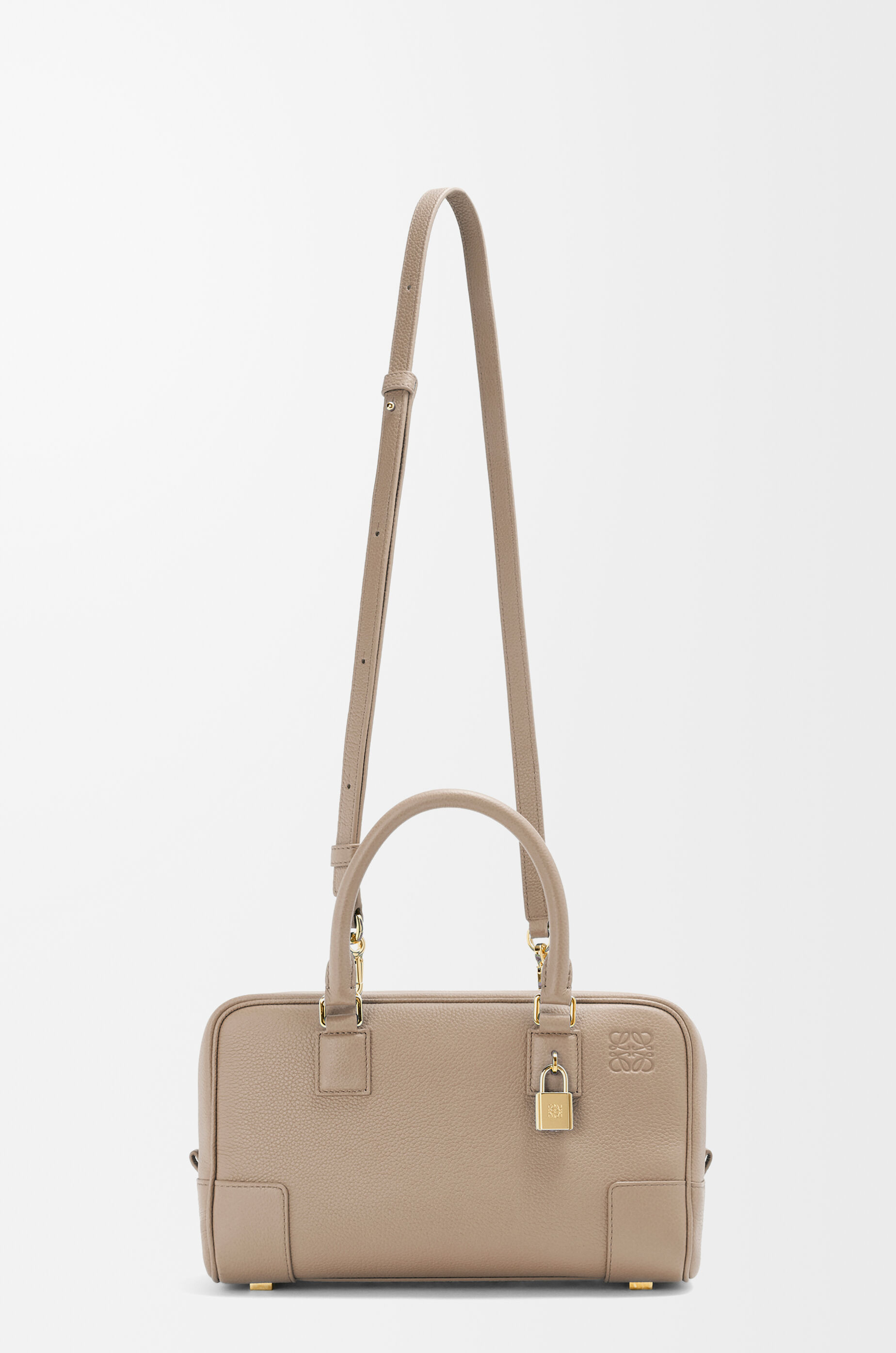 アマソナ23 バッグ（ソフトグレインカーフ） ベージュ - LOEWE