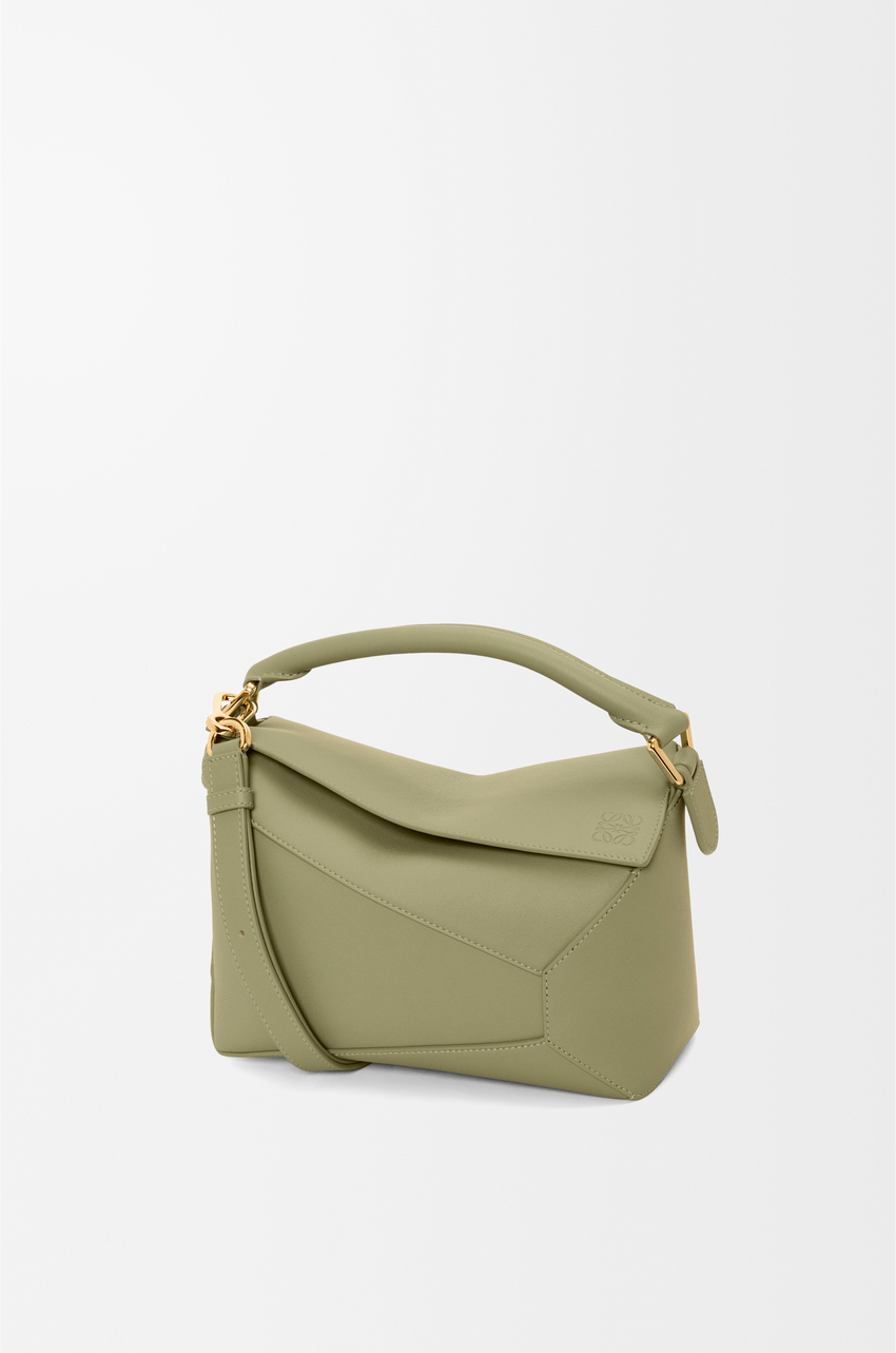 緑バッグ人気ブランドおすすめ|LOEWE(ロエベ)