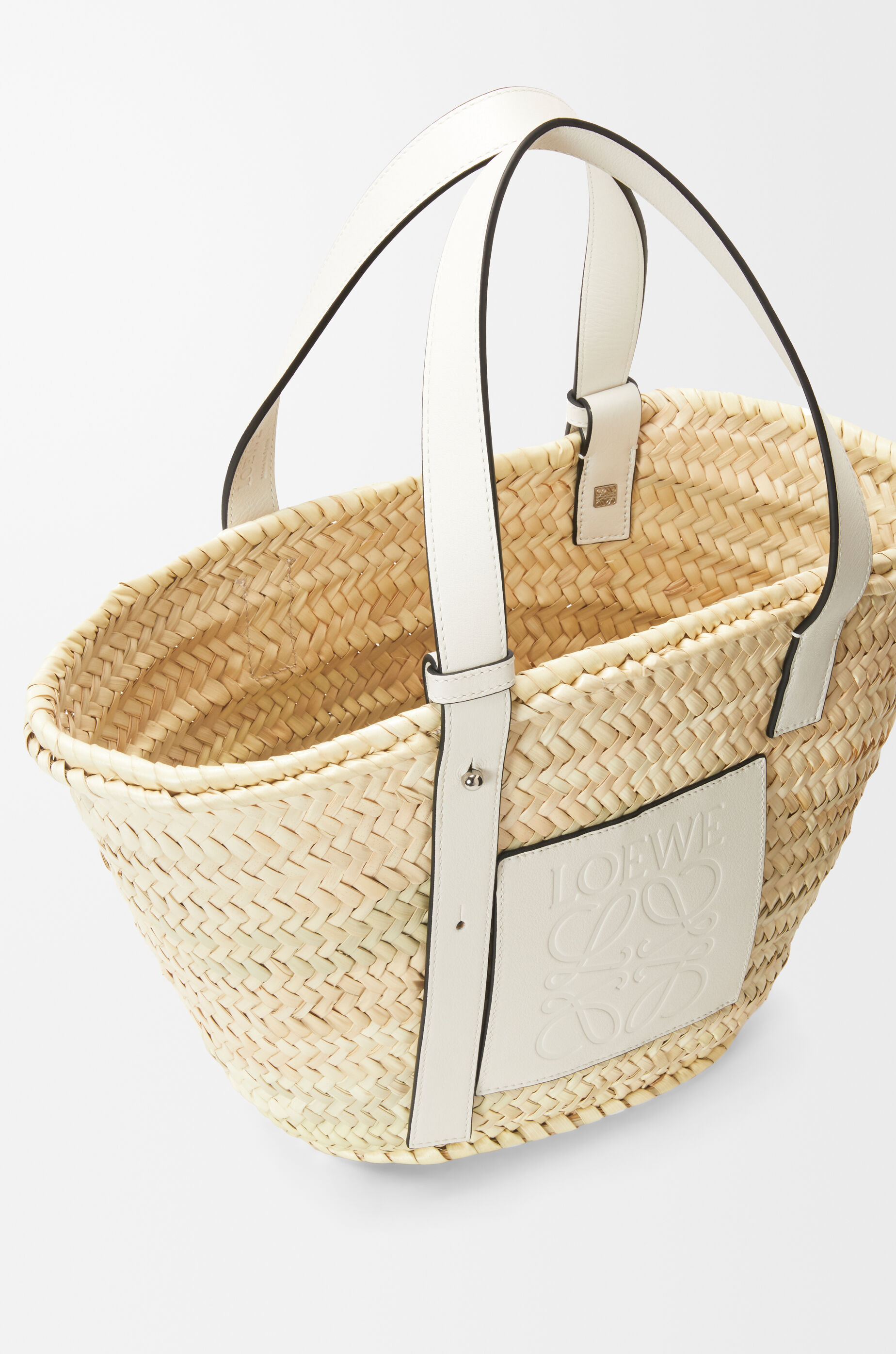 バスケットバッグ（ヤシの葉&カーフ） ベージュ - LOEWE