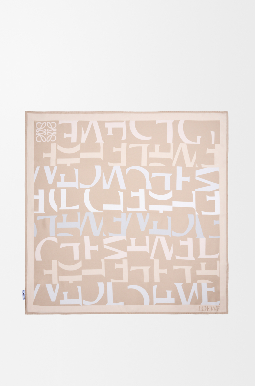 Scarf in silk