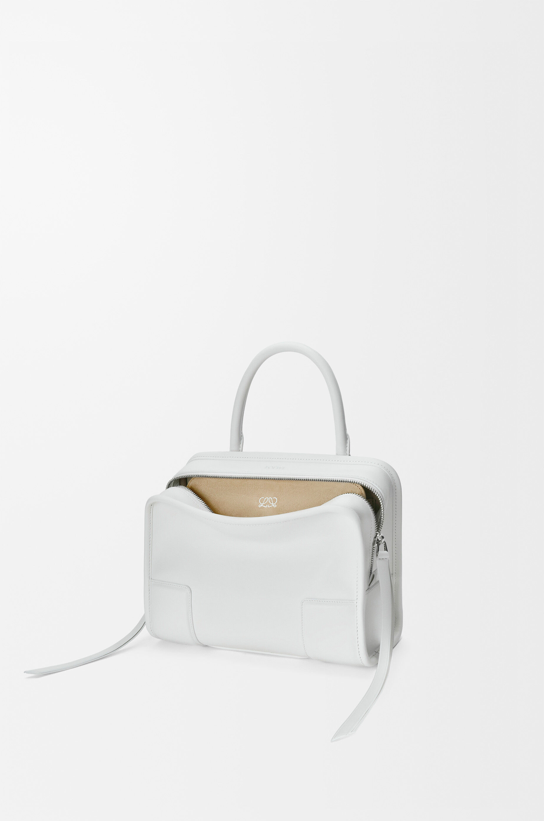 ロエベ LOEWE アマソナ75 ホワイト バッグ アマソナ180 バッグ スモール（ソフトカーフ） ホワイト - ロエベ 日本