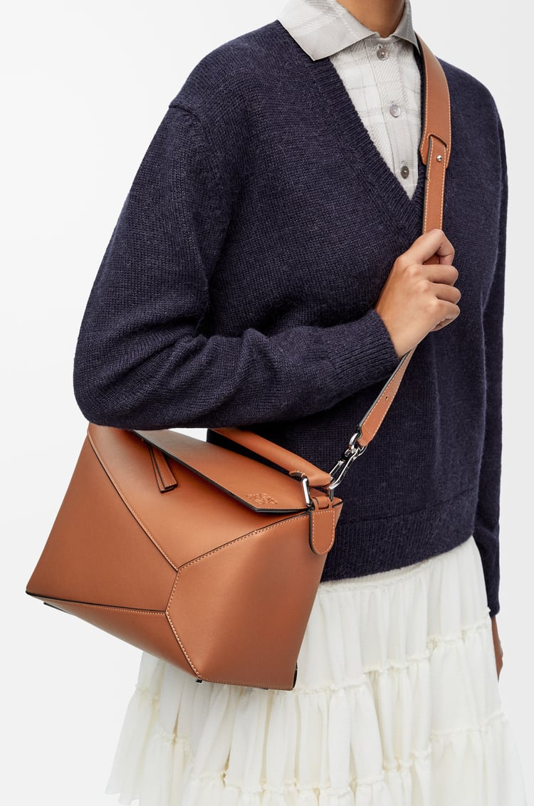 LOEWE Medium Puzzle Edge bag in classic calfskin Tan