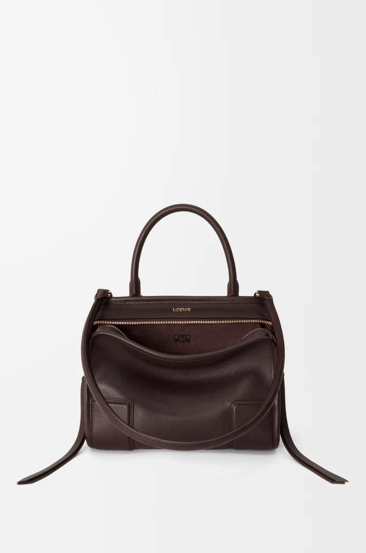 LOEWE Bolso Amazona 180 pequeño en piel de ternera suave Brownie Oscuro
