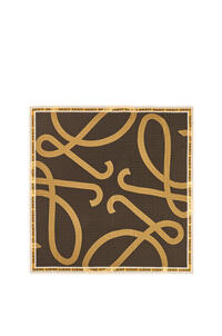 LOEWE 羊毛和丝绸 LOEWE L 围巾 深棕色/驼色