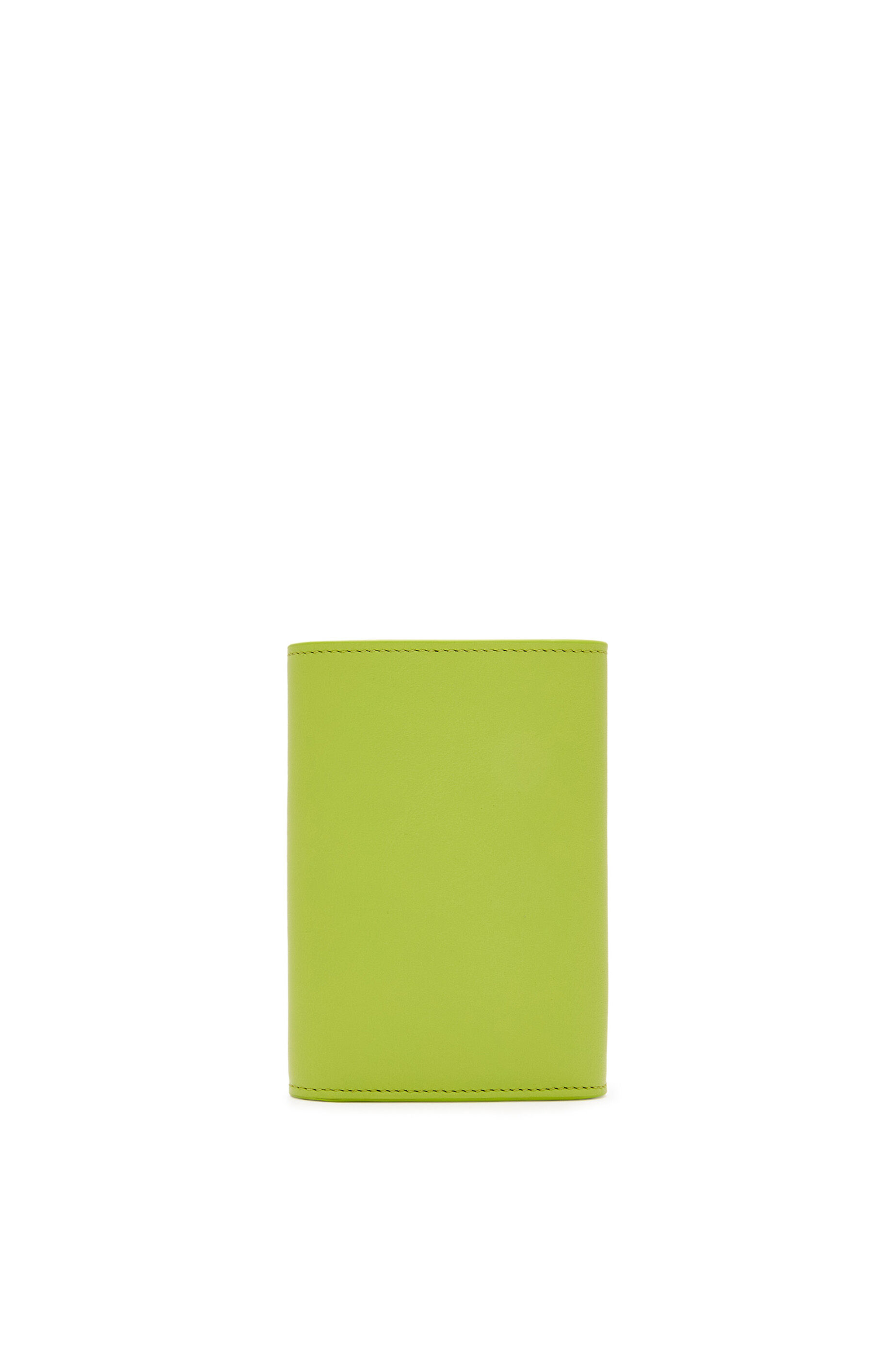 Pebble small vertical wallet in shiny nappa calfskin Green