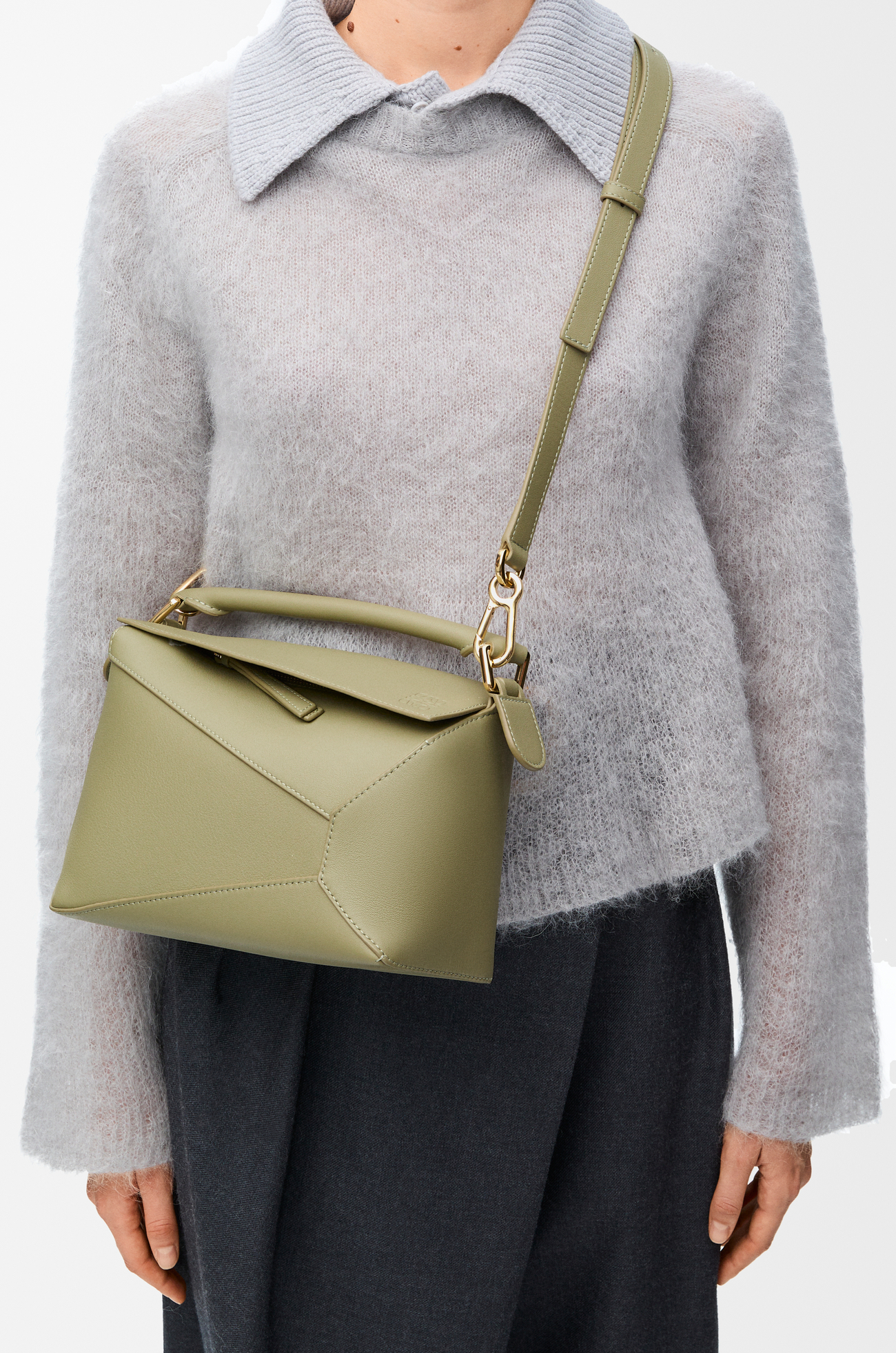 LOEWE Bolso Puzzle Edge pequeño en piel de ternera Verde Eucalipto