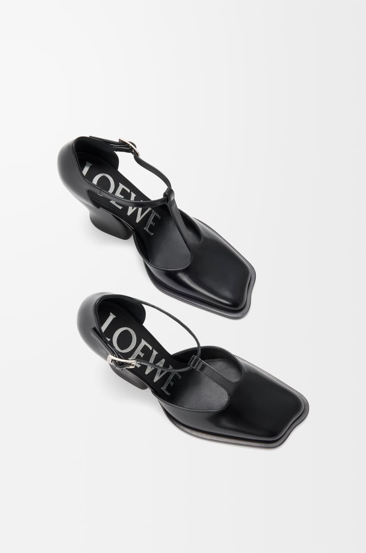 LOEWE Zapato de salón Onda con tira en T en piel de ternera Negro