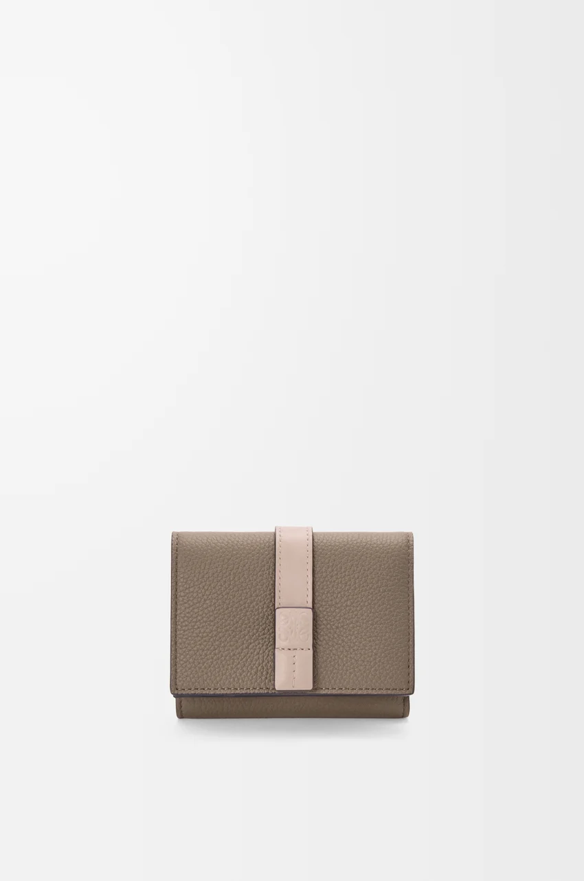Trifold wallet in soft grained calfskin