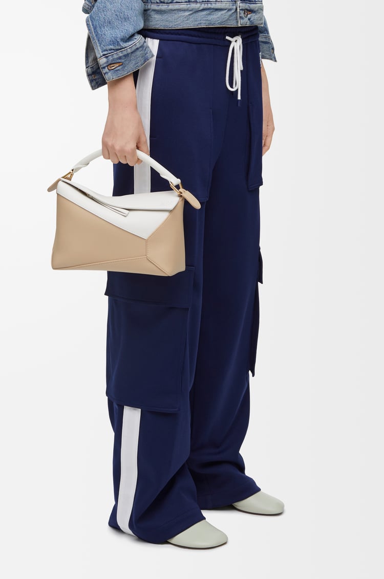 LOEWE パズルバッグ スモール（クラシックカーフ） ソフトホワイト/ペーパークラフト