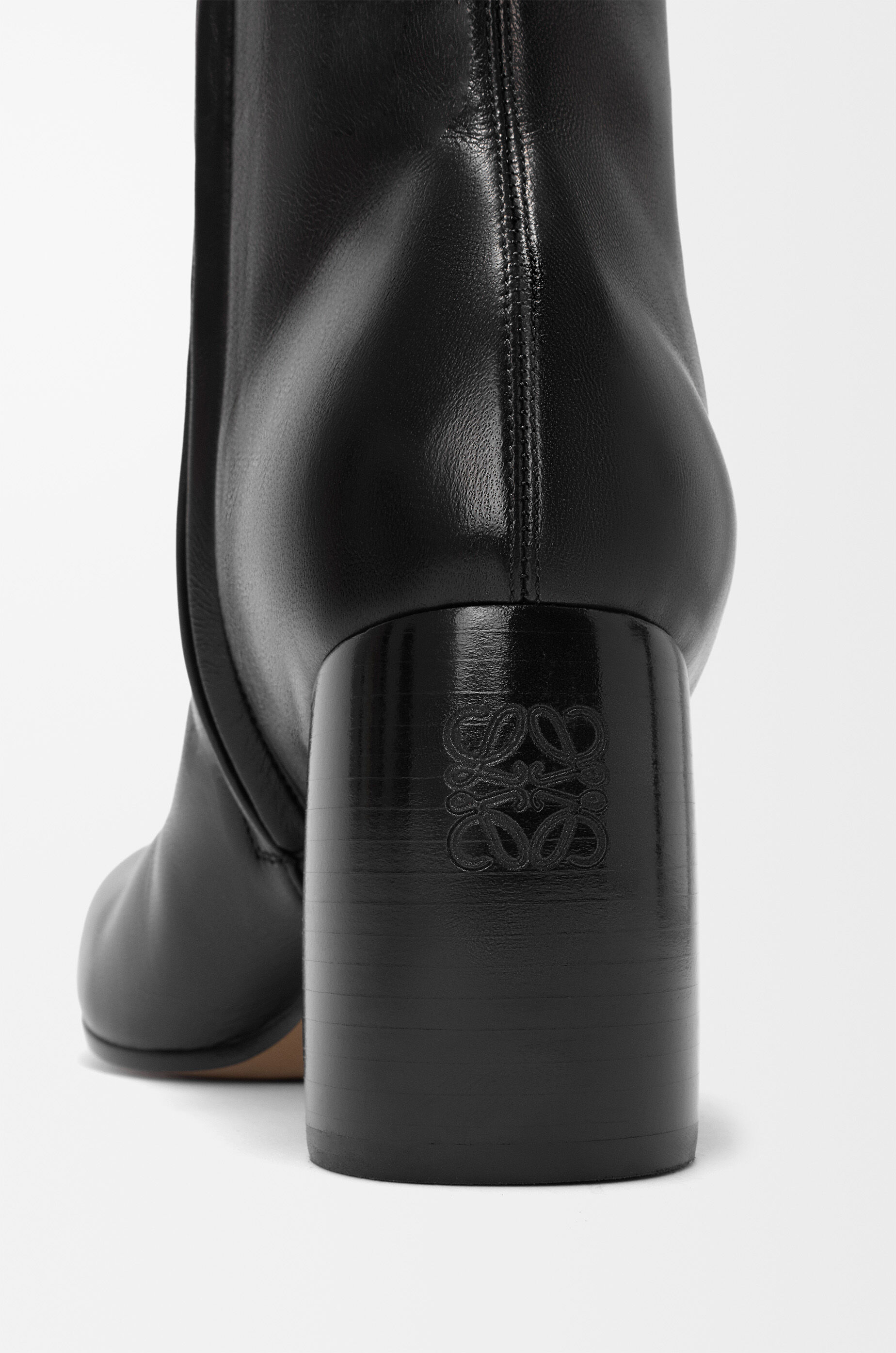 Oval bootie in stretch nappa lambskin Black - LOEWE APAC official