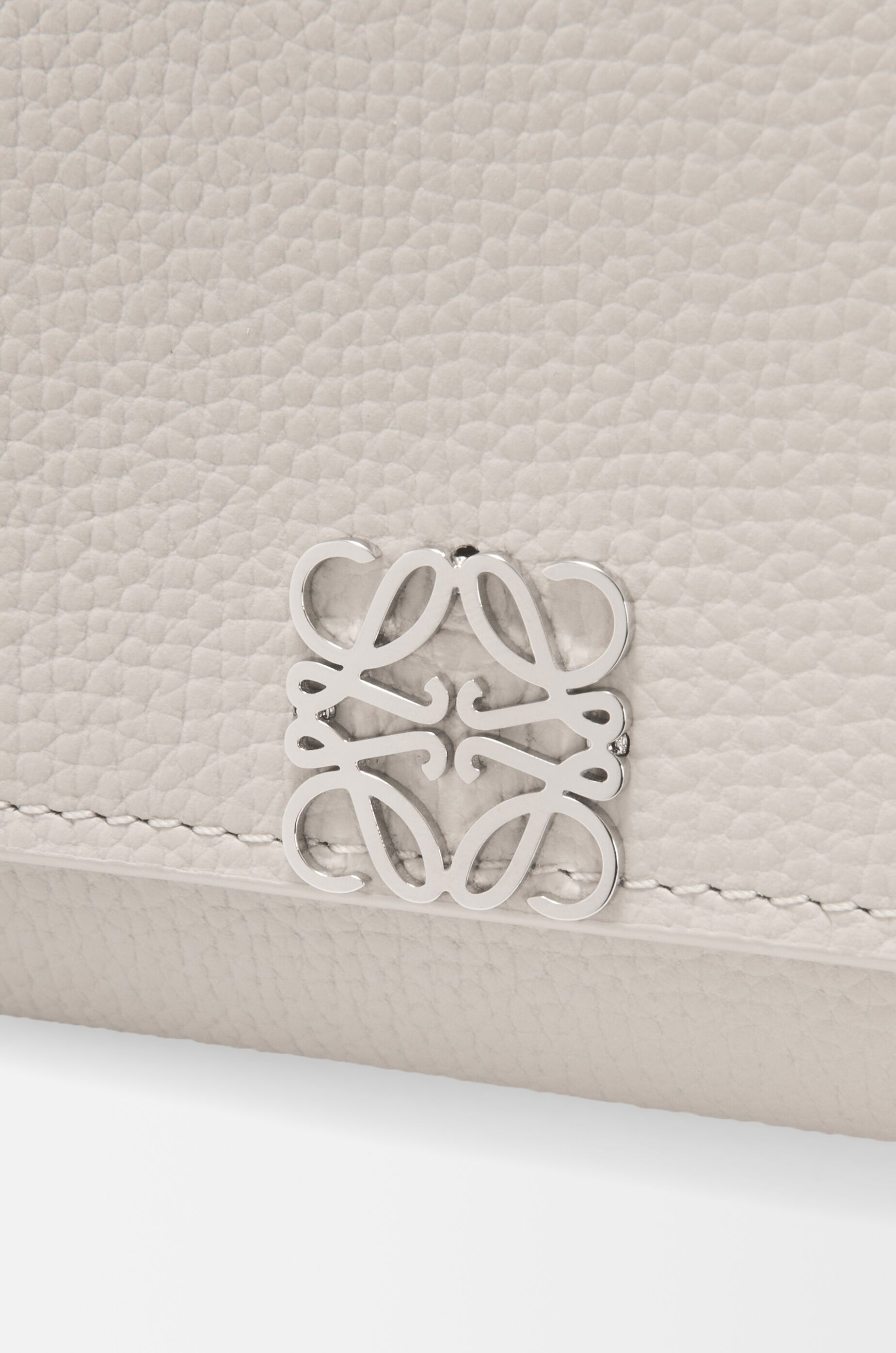 LOEWE ロエベ アナグラム コンティネンタルウォレット ライトゴースト LOEWE ロエベ アナグラム コンティネンタルウォレット ライト