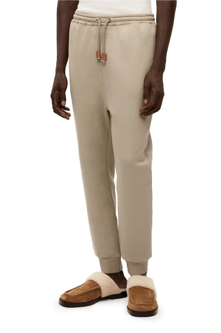 LOEWE Pantalón de chándal en algodón con anagrama Salvia