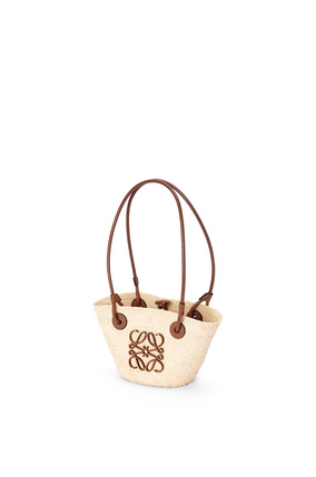 LOEWE 迷你伊拉卡棕榈纤维和牛皮革 Anagram Basket 手袋 原色/棕褐色 plp_rd