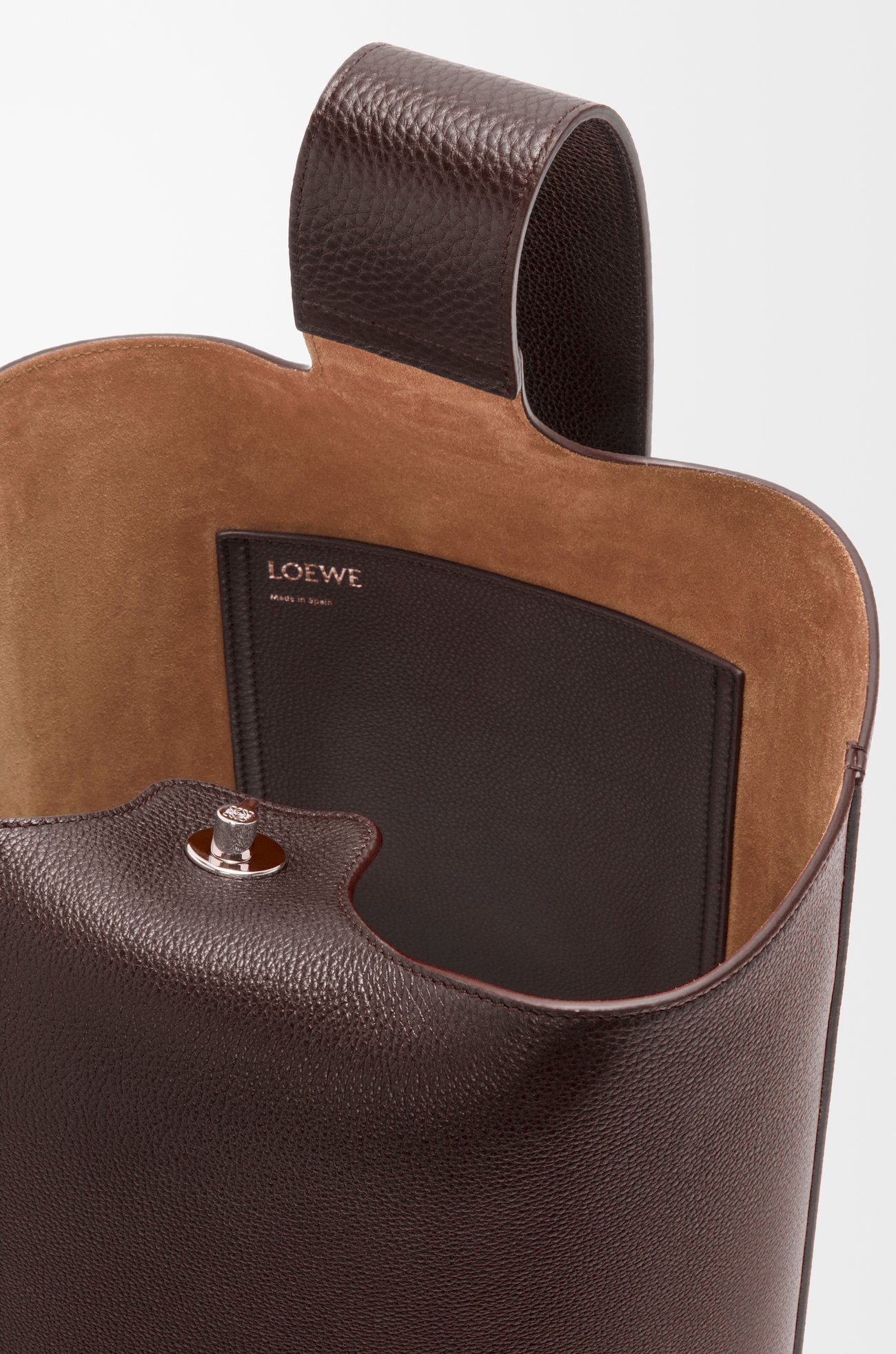LOEWE Bolso Pebble Bucket grande en piel de ternera Burgundy Oscuro