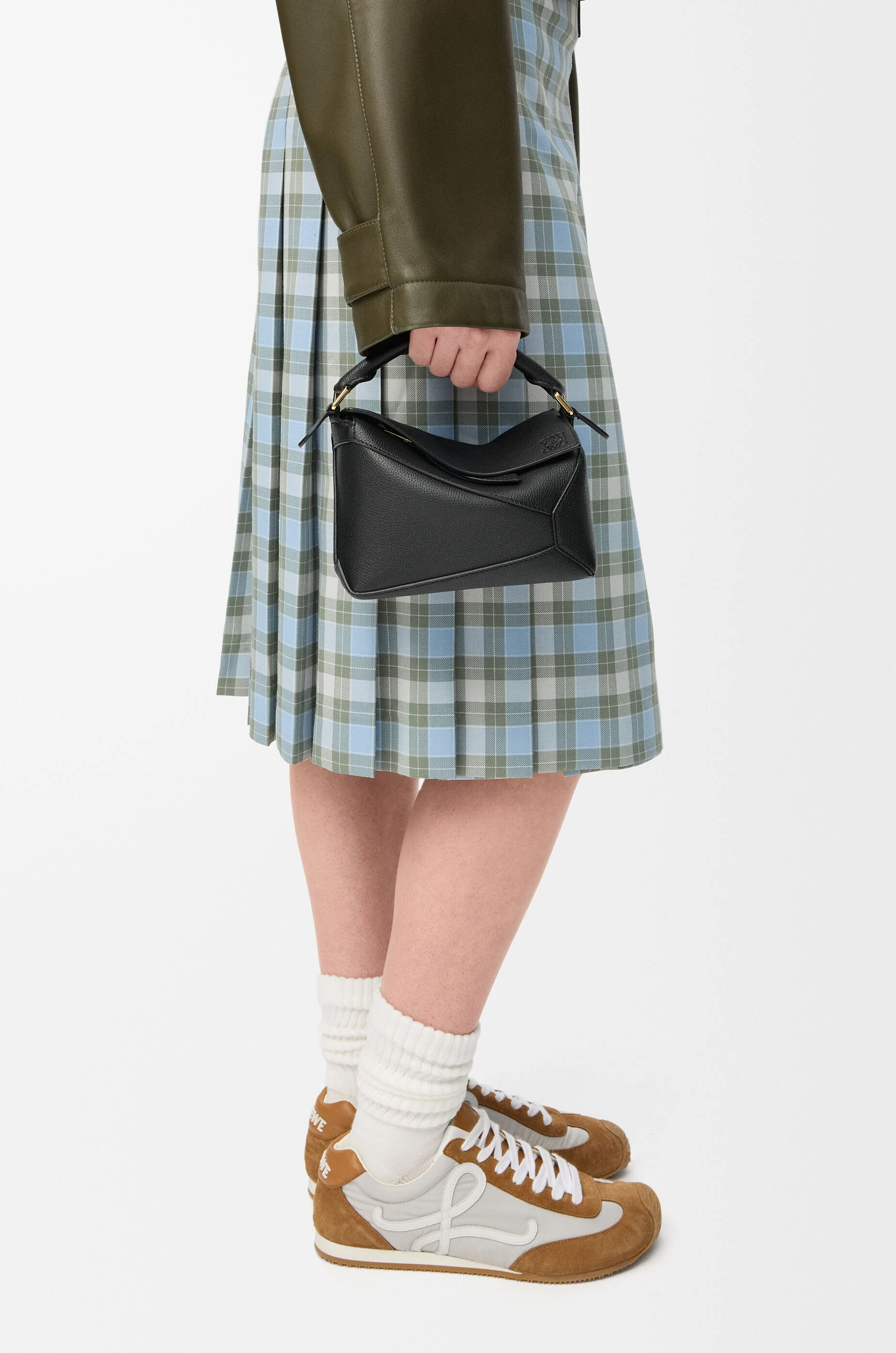 LOEWE パズルエッジ バッグ ミニ（ソフトグレインカーフ） パズルエッジ バッグ ミニ（クラシックカーフ） ブラウン - LOEWE