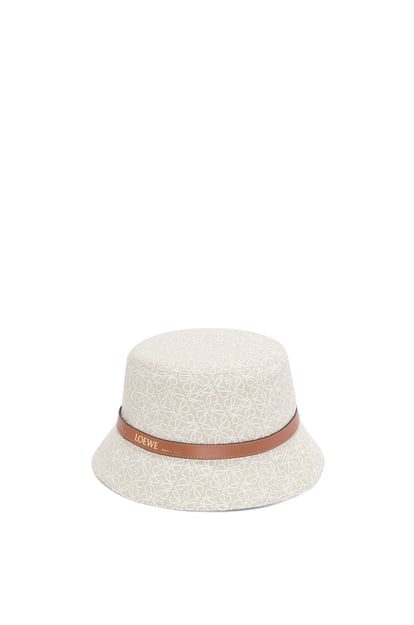 LOEWE Sombrero de pescador Anagram en jacquard y piel de ternera Crudo/Blanco Suave plp_rd