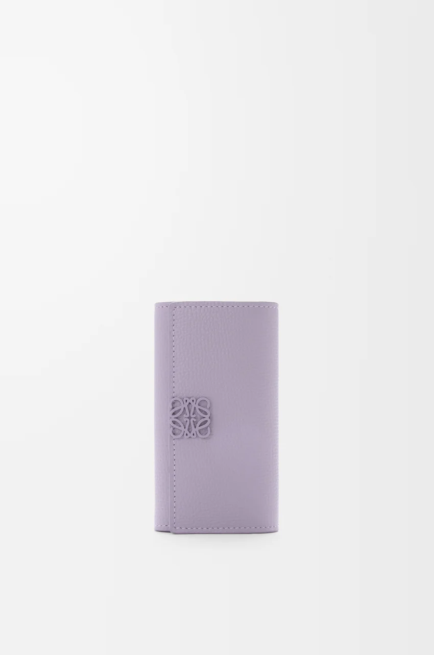 Anagram key case in pebble grained calfskin