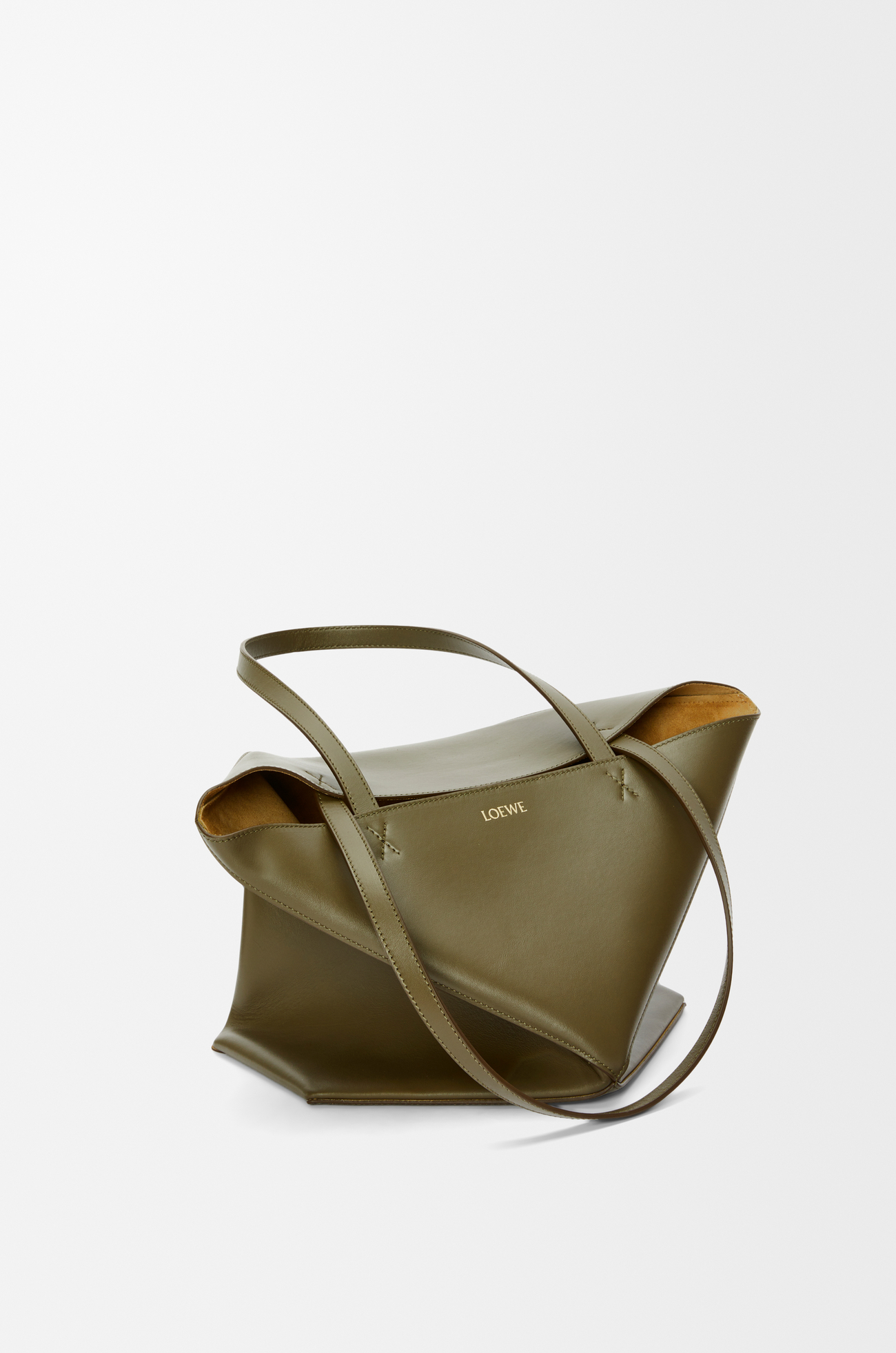 LOEWE Bolso Puzzle Fold tote mediano en piel de ternera Verde Caqui Oscuro plp_rd