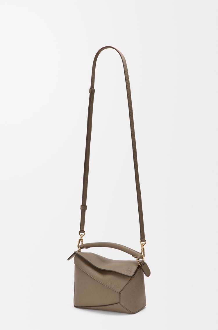 LOEWE パズルエッジ バッグ ミニ（ソフトグレインカーフ） トープ