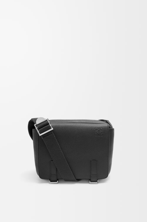 LOEWE Military Messenger XS en cuir de veau grainé souple Noir