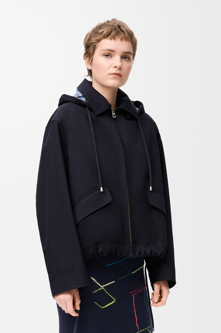 LOEWE Parka mit Kapuze aus Baumwolle und Seide Dunkles Marineblau